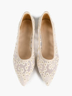 Women's Pointed Toe Daisy Embroidery Mesh Flats Slip On Elegant Summer Shoes for Bridal Casual Outfit