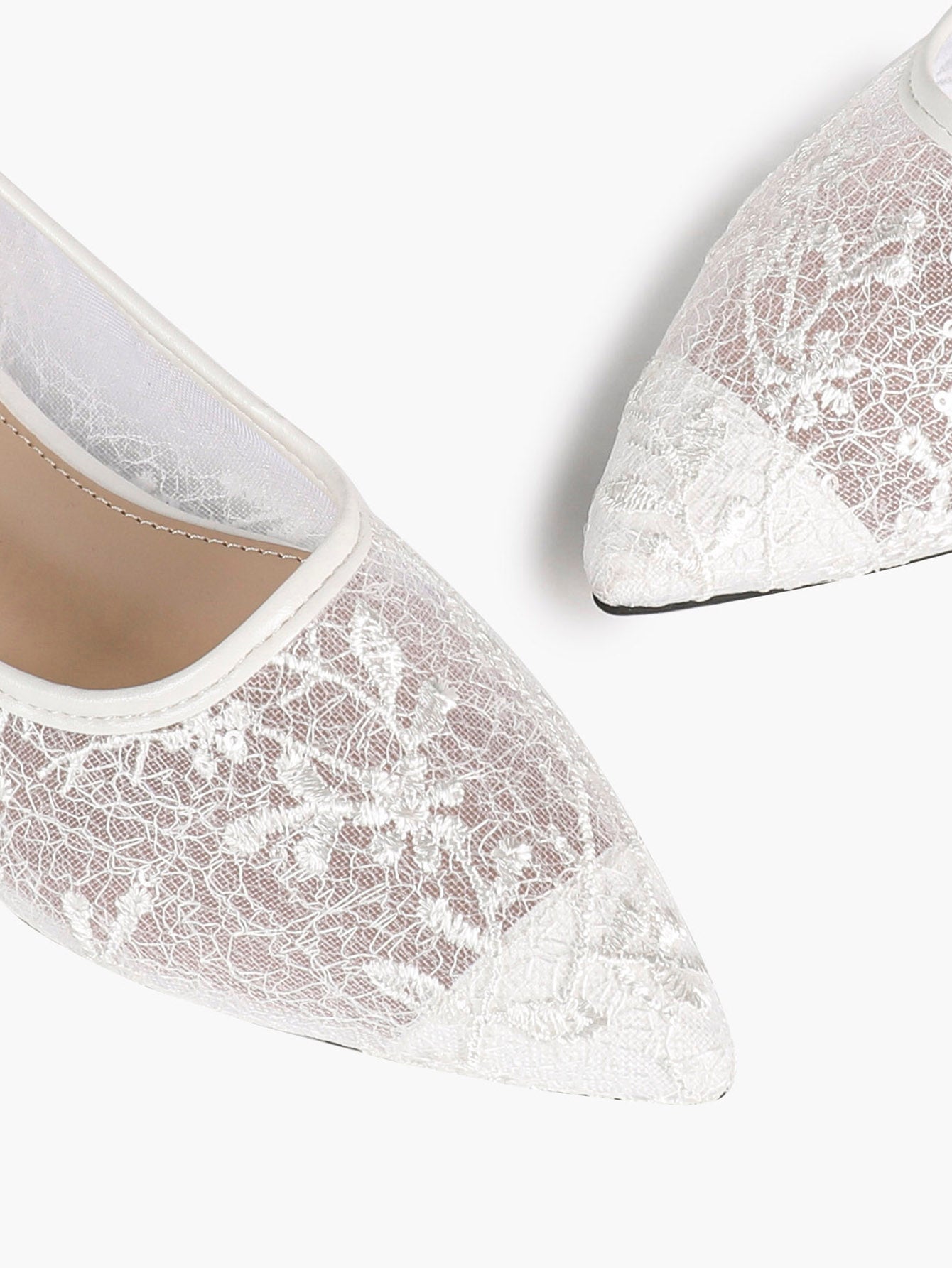 Pointed Toe White Lace Flats Floral Mesh Embroidery Slip On Soft Shoes for Bridal Ceremony and Daily Wear