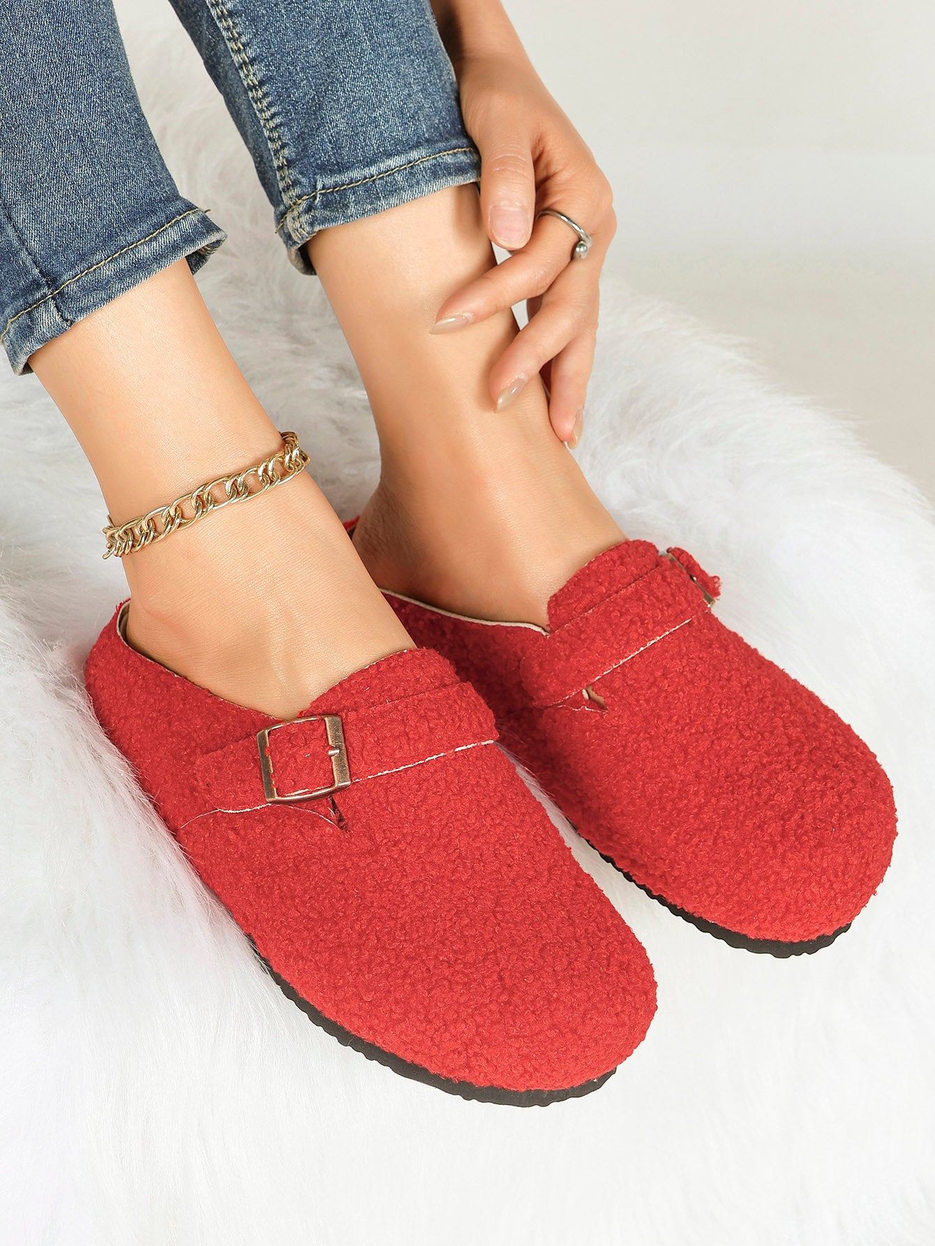 Women's Fuzzy Felt Clogs Adjustable Buckle Slip-On Mules Flat Shoes for Indoor, Outdoor Casual Wear