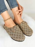Women's Fuzzy Felt Clogs Adjustable Buckle Slip-On Mules Flat Shoes for Indoor, Outdoor Casual Wear