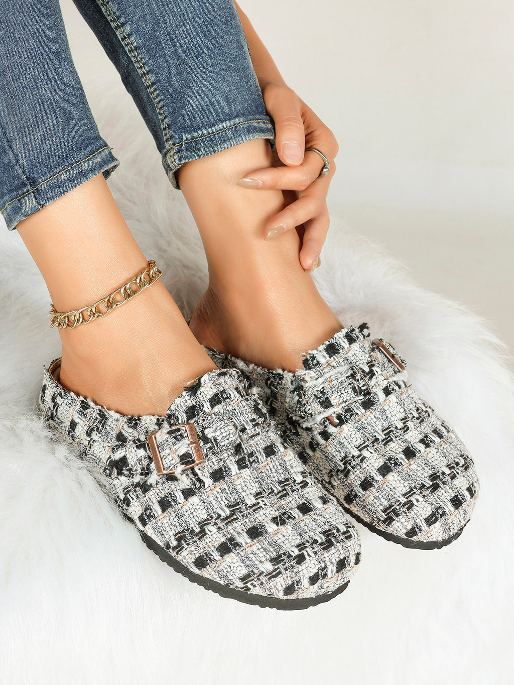 Women's Fuzzy Felt Clogs Adjustable Buckle Slip-On Mules Flat Shoes for Indoor, Outdoor Casual Wear