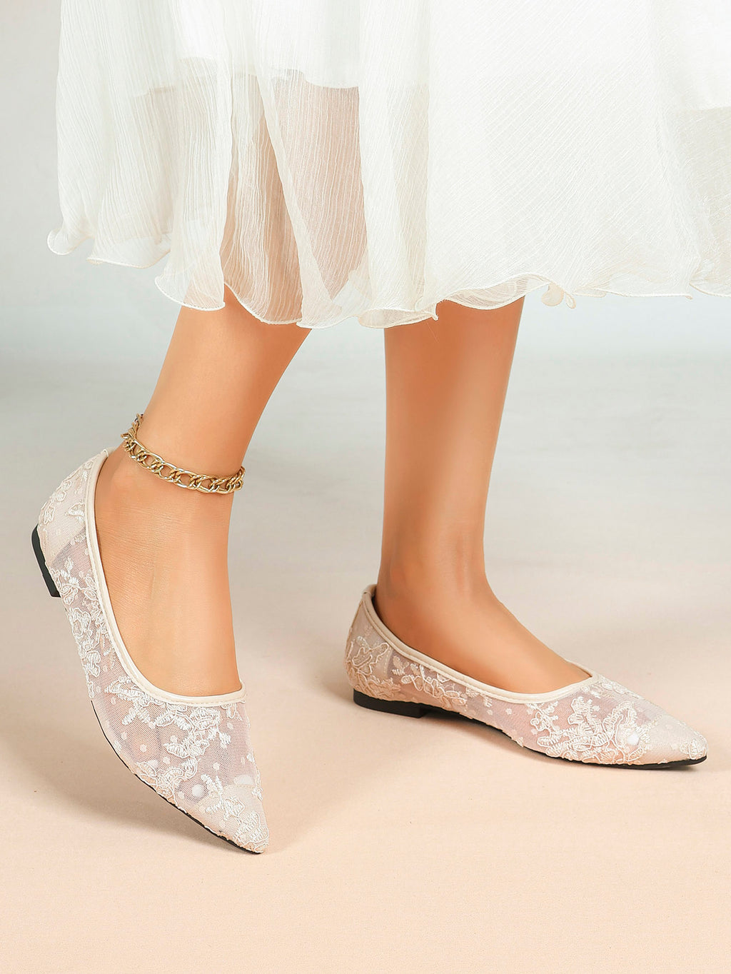Women's Lace Embroidered Ballet Flats Floral Mesh Pointed Toe Slip On Shoes Daily Casual Wear