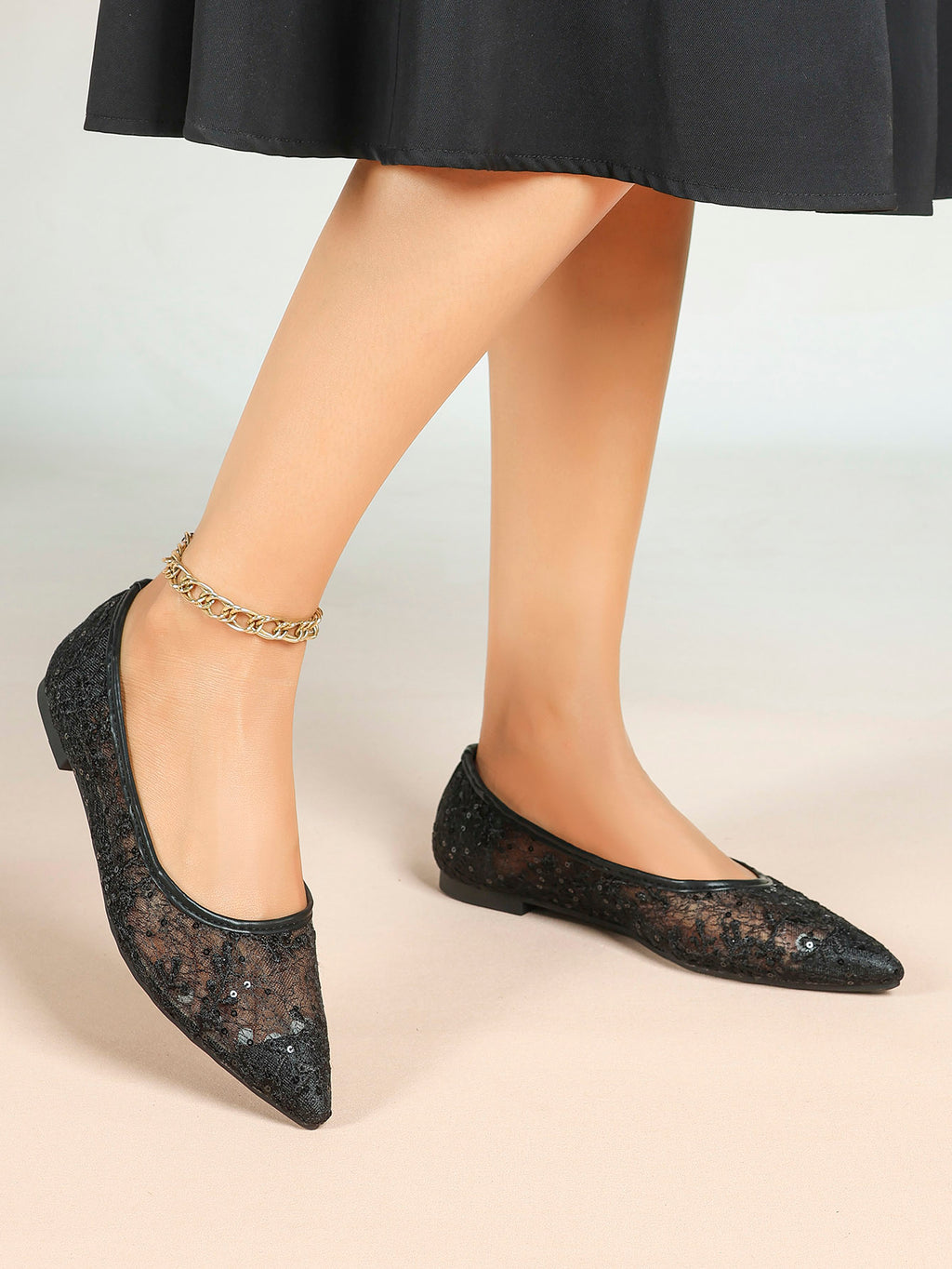 Pointed Toe White Lace Flats Floral Mesh Embroidery Slip On Soft Shoes for Bridal Ceremony and Daily Wear