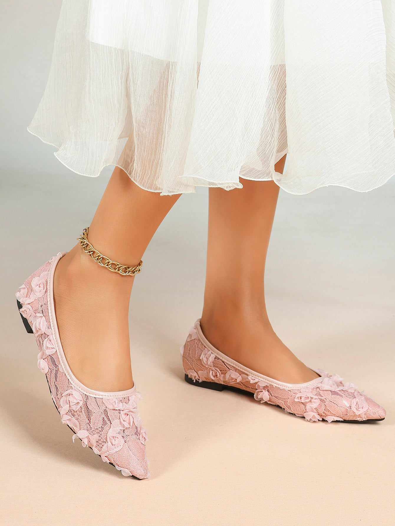 Women's White Lace Floral Ballet Flats Pointed Toe Slip-On Ballerina Dress Shoes