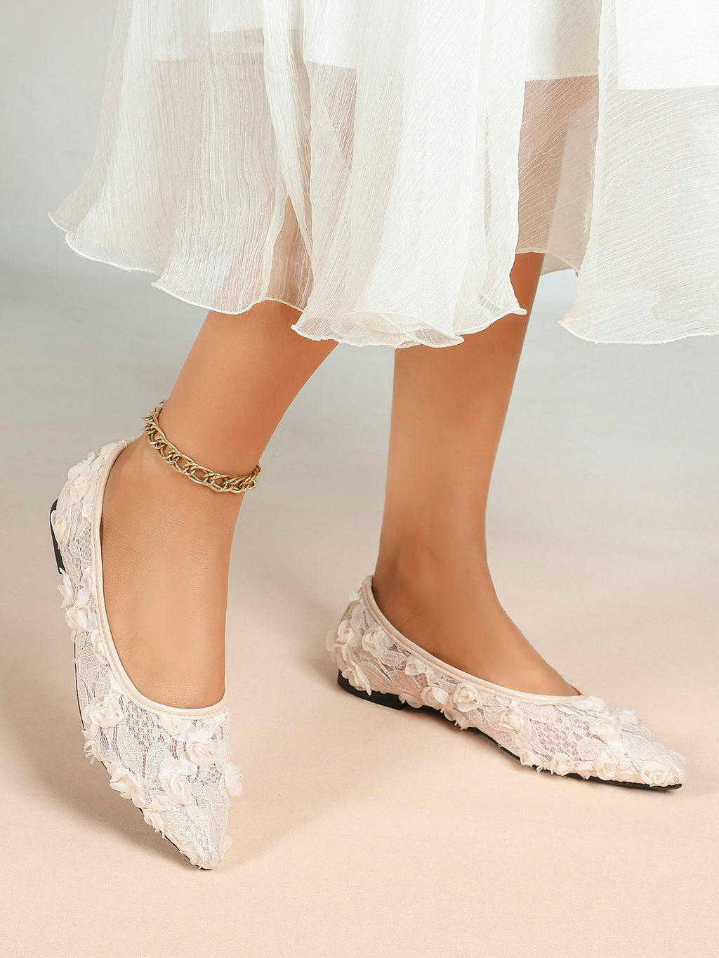 Women's White Lace Floral Ballet Flats Pointed Toe Slip-On Ballerina Dress Shoes