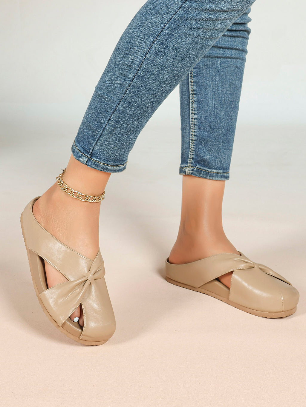 Women's White Faux Leather Knot Flat Mules Open Toe Slip-On Slide Sandals