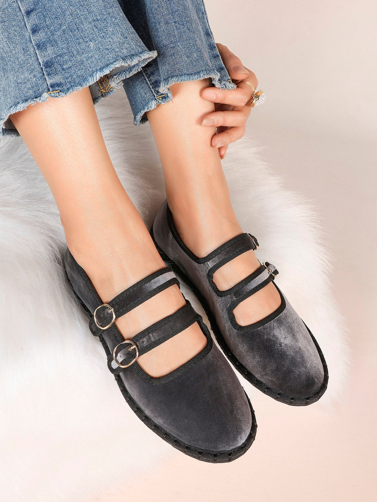 Women's Black Velvet Double-Strap Mary Jane Flats Pointed Toe Slip On Shoes Casual Shoes ISHIFIVAN