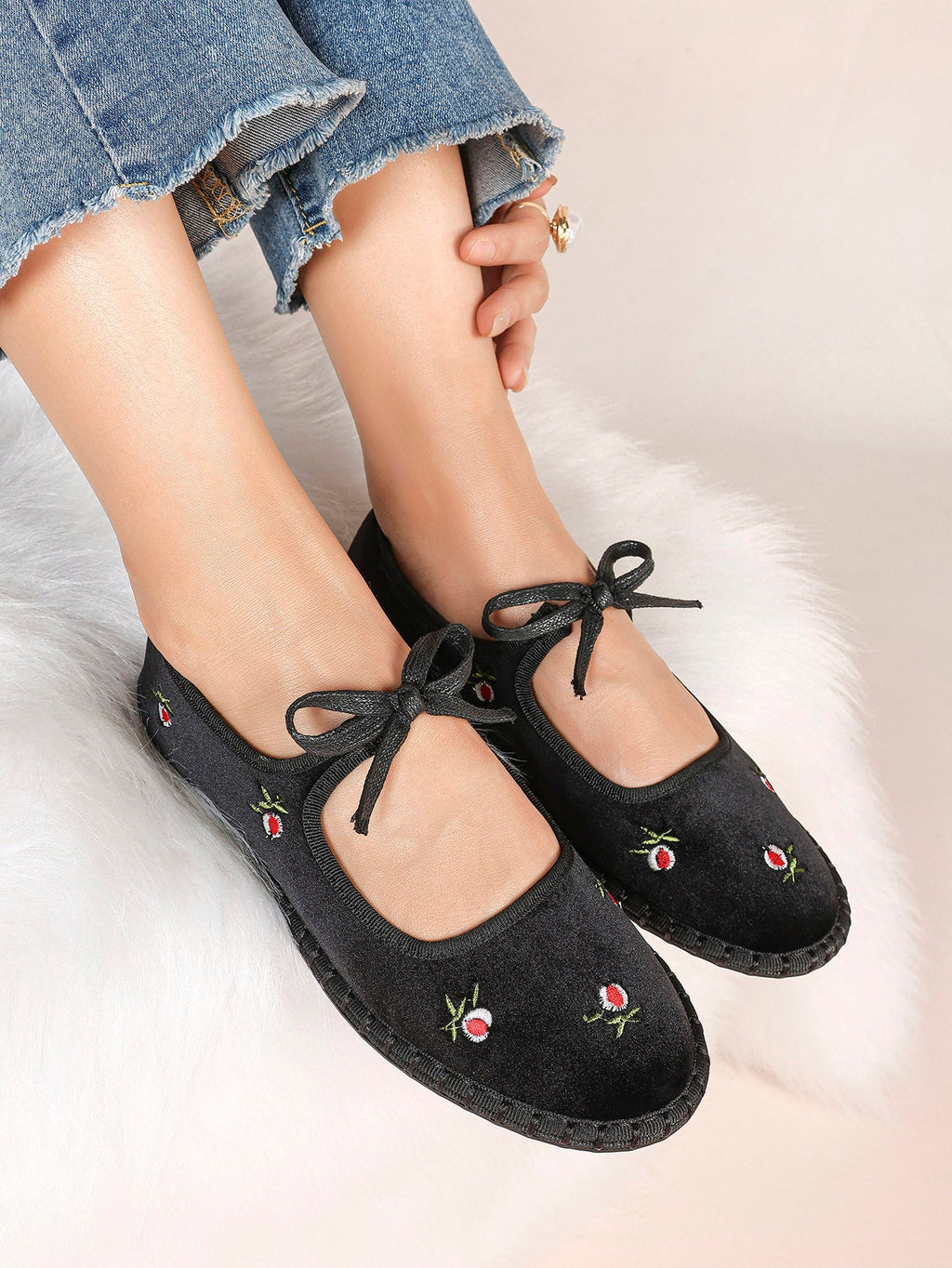 Black Velvet Flower Embroidered Mary Jane Flats Bow Tie Shoes Casual Outing Shoes ISHIFIVAN