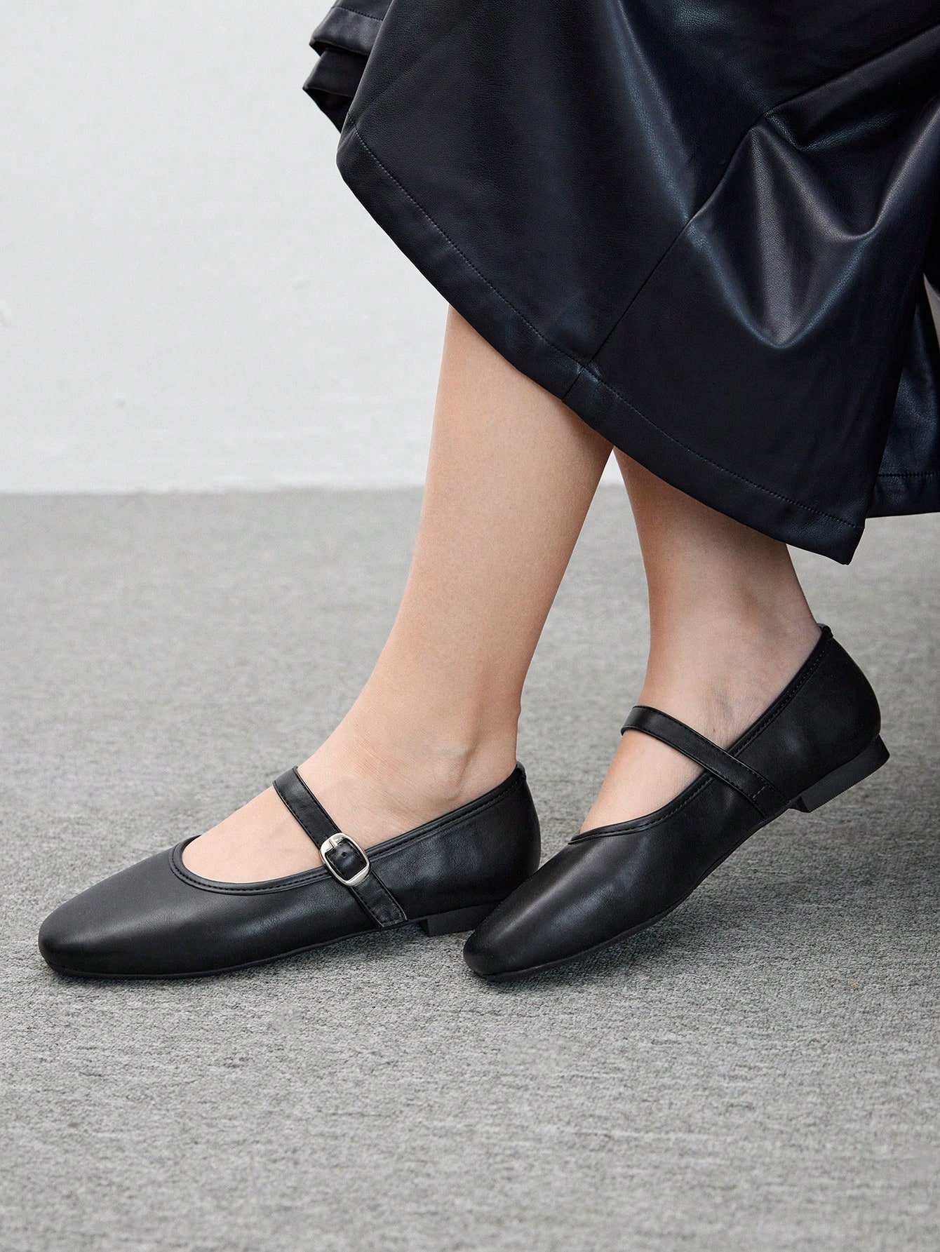 classic black mary jane flats – round toe, low heel, adjustable strap, elegant everyday shoes for women classic black mary jane flats – round toe, low heel, adjustable strap, elegant everyday shoes for women
