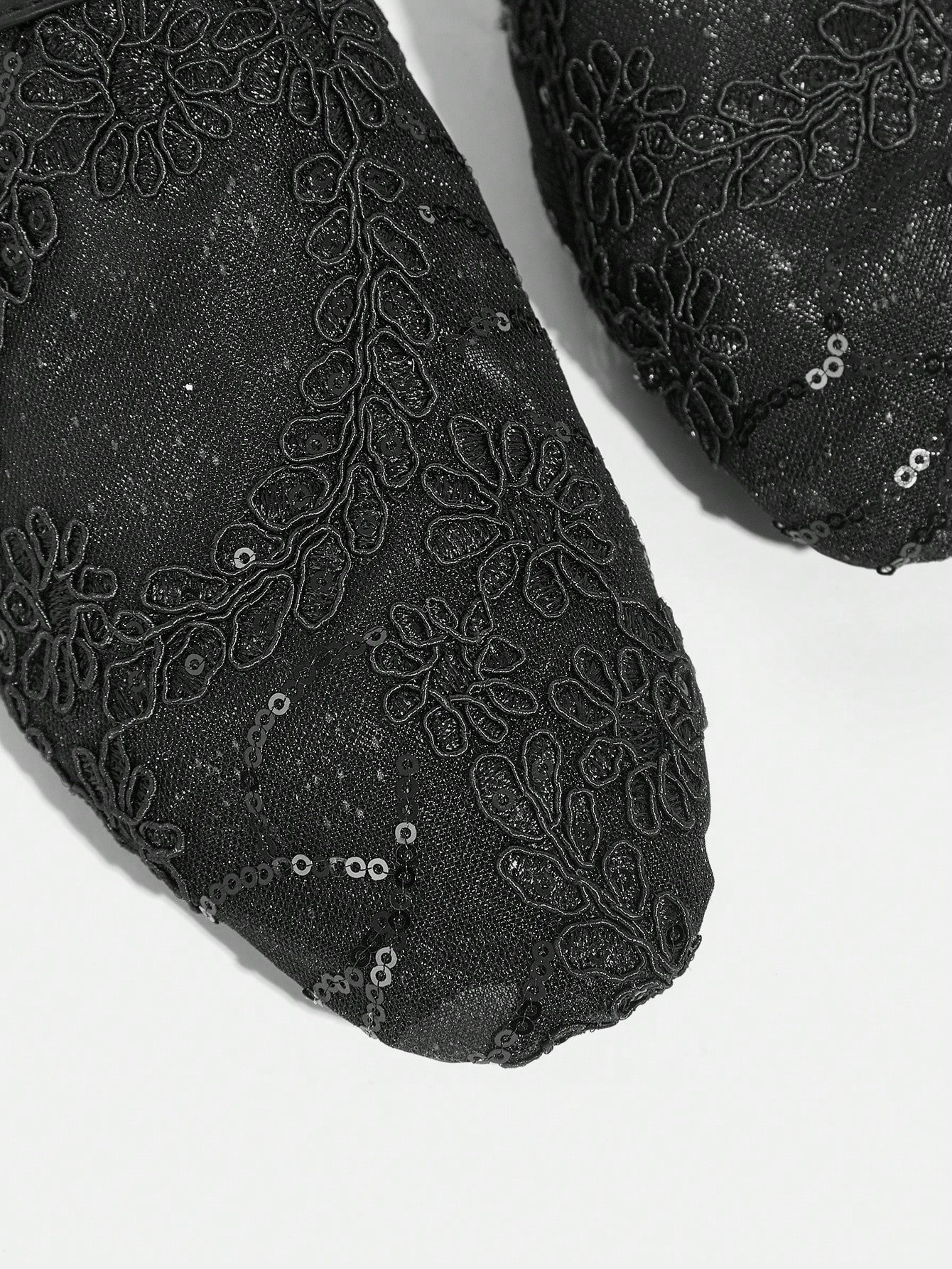 elegant black lace pointed toe mules โ effortless chic for every occasion elegant black lace pointed toe mules โ effortless chic for every occasion